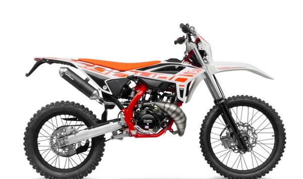 COLLECTEUR leovince pour BETA RR 50 ENDURO/SPORT/RACING
(2021-2022) DETENTE pour BETA RR 50 ENDURO/SPORT/RACING
(2021-2022) origine BETA -DISPO